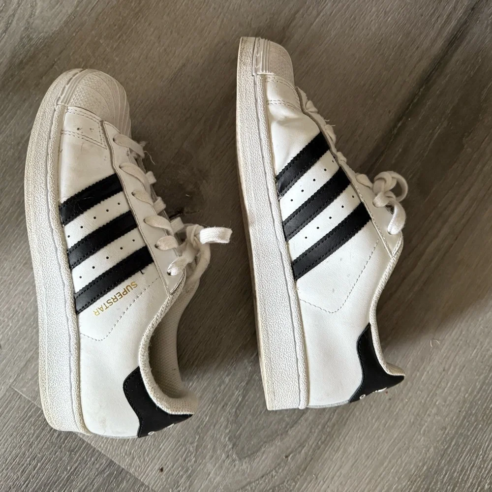 Adidas Superstar White with Black Stripes - Picture 3 of 8